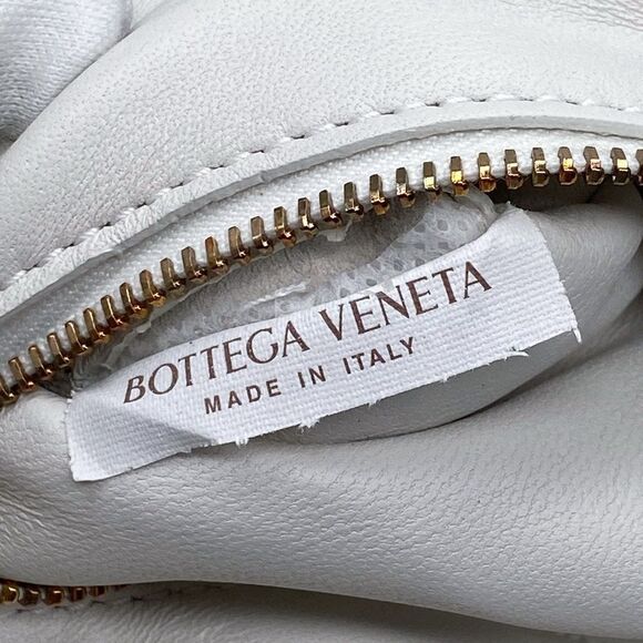 Bottega Veneta The Cassette Padded Leather Crossbody Bag - Picture 16 of 16